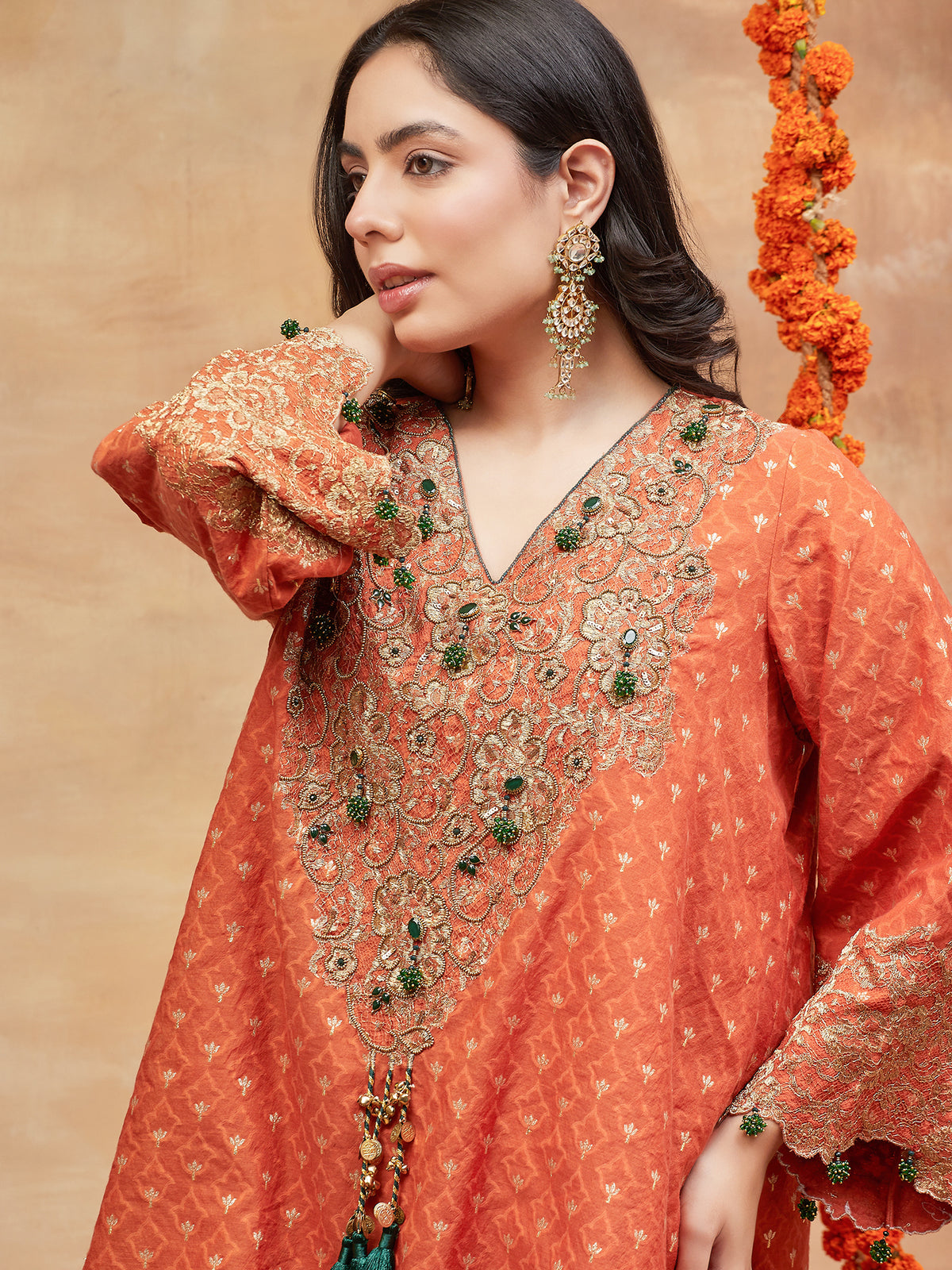 MANIKARNIKA SINDOOR HAND EMBROIDERED BANARSI FARSHI SET