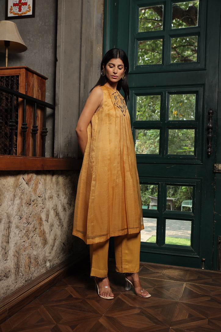 ZOYA - ORGANZA PLEATED DRESS WITH PANT