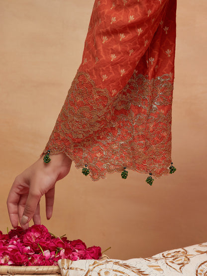 MANIKARNIKA SINDOOR HAND EMBROIDERED BANARSI FARSHI SET