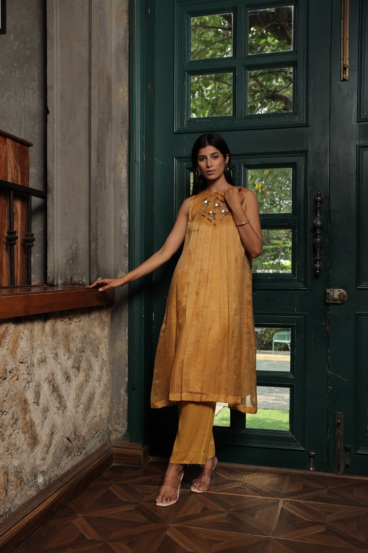 ZOYA - ORGANZA PLEATED DRESS WITH PANT