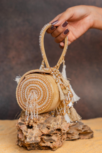 AAINA BOSHKEH GOLD