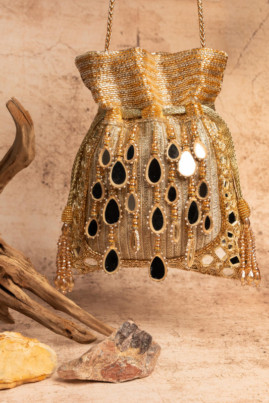 AAINA AYNALI GOLD