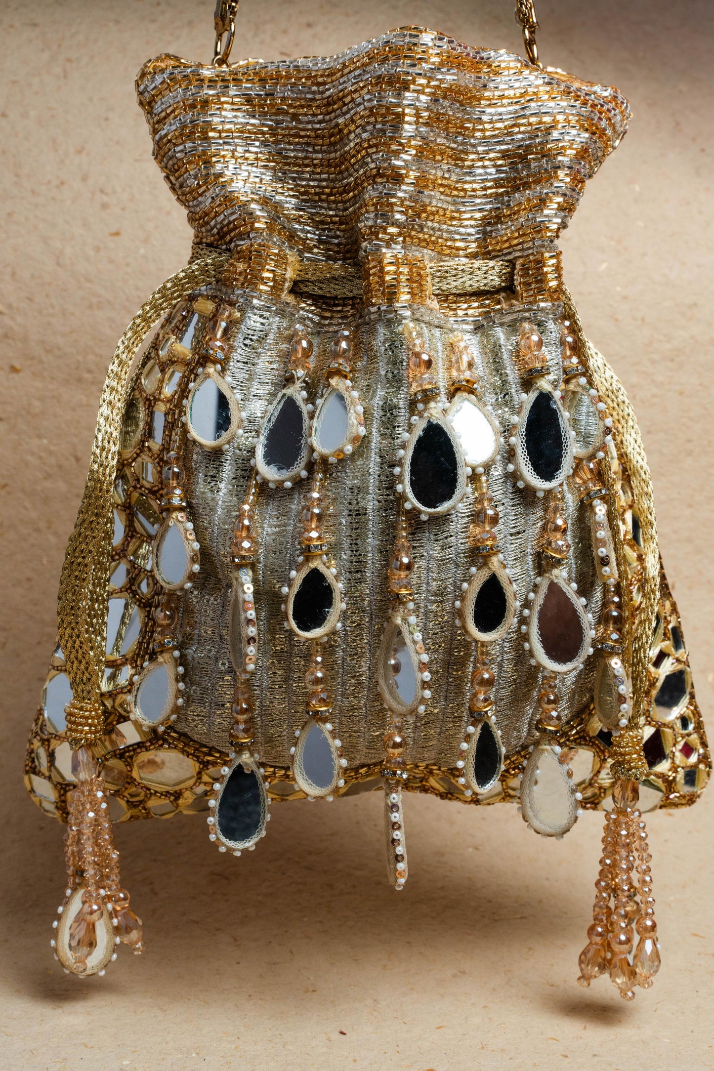 AAINA AYNALI GOLD