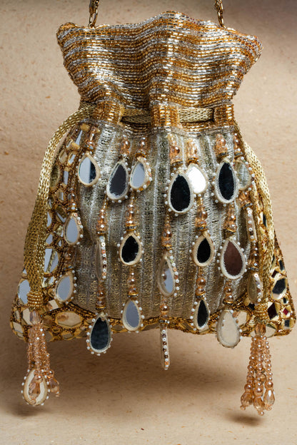 AAINA AYNALI GOLD