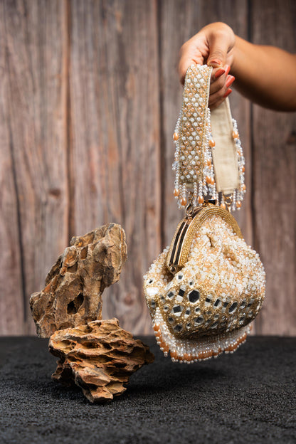 AYNALI CLUTCH ECRU GOLD