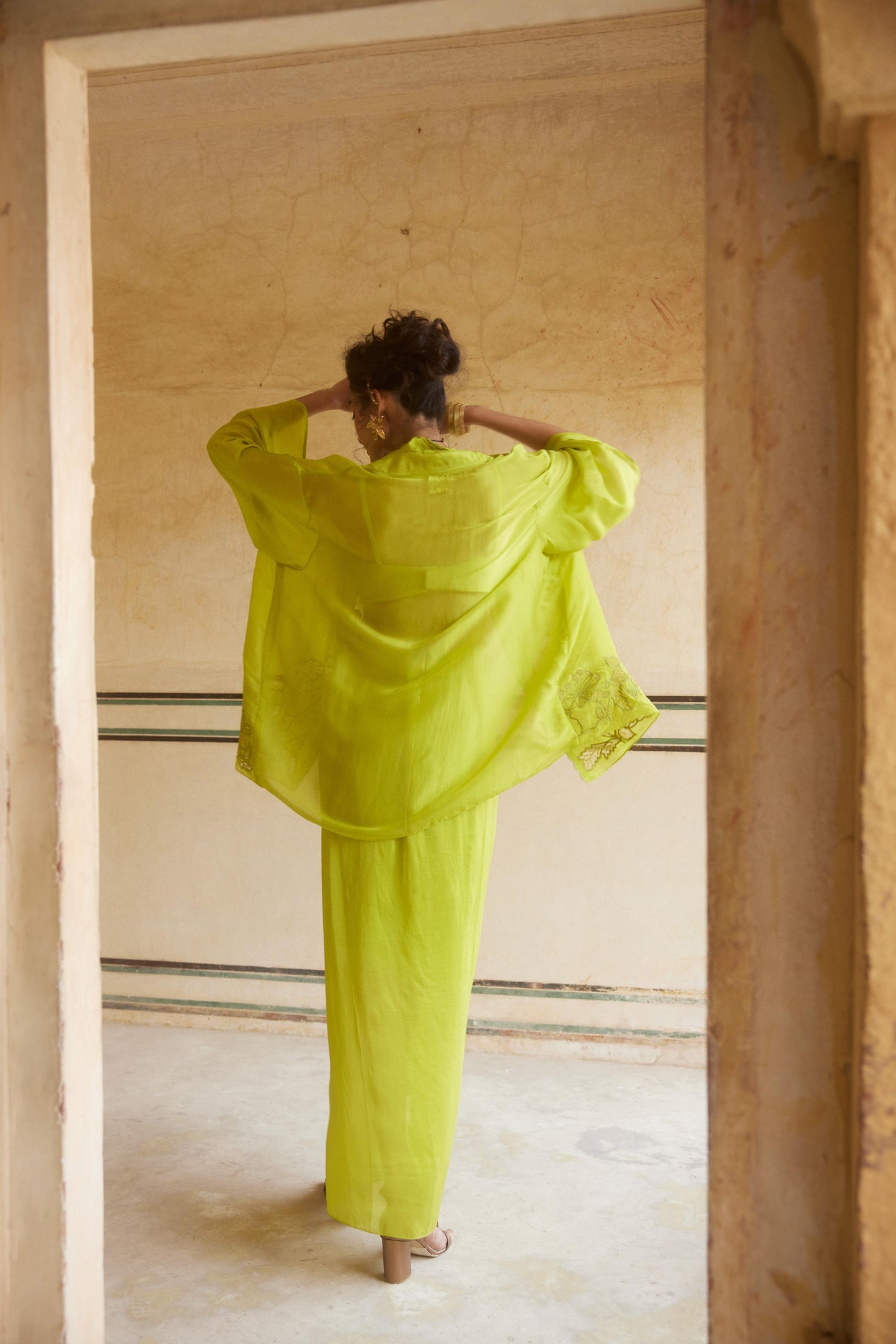 LIME YELLOW CAPE SET