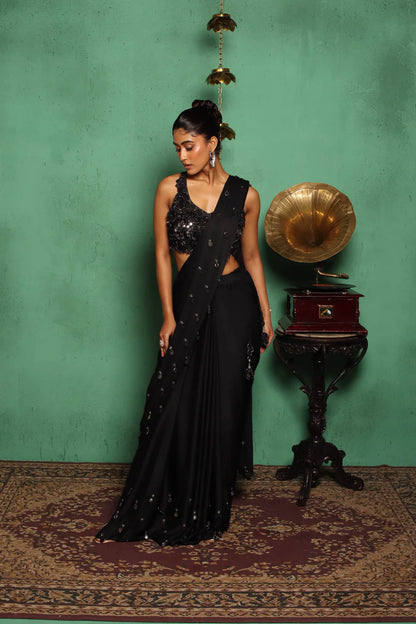 MIRROR HANGING BLACK SAREE