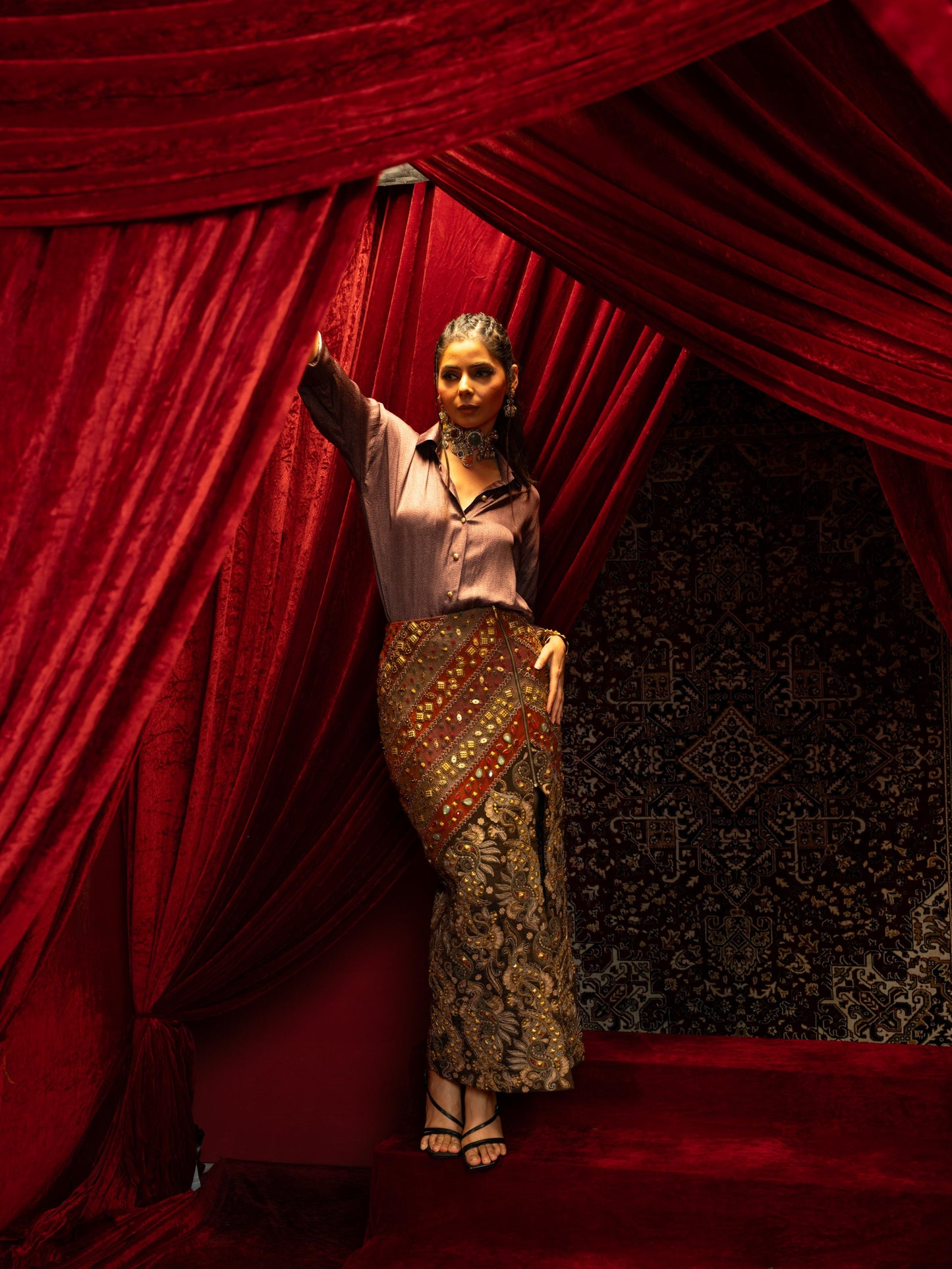 BLACK & MULTI-COLOUR VINTAGE EMBROIDERED LONG SKIRT