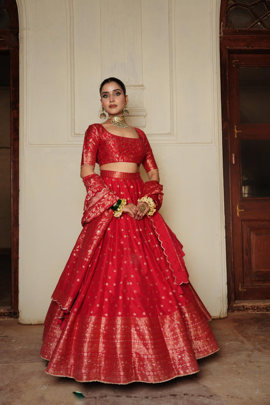 THE LAAL MINARA LEHENGA