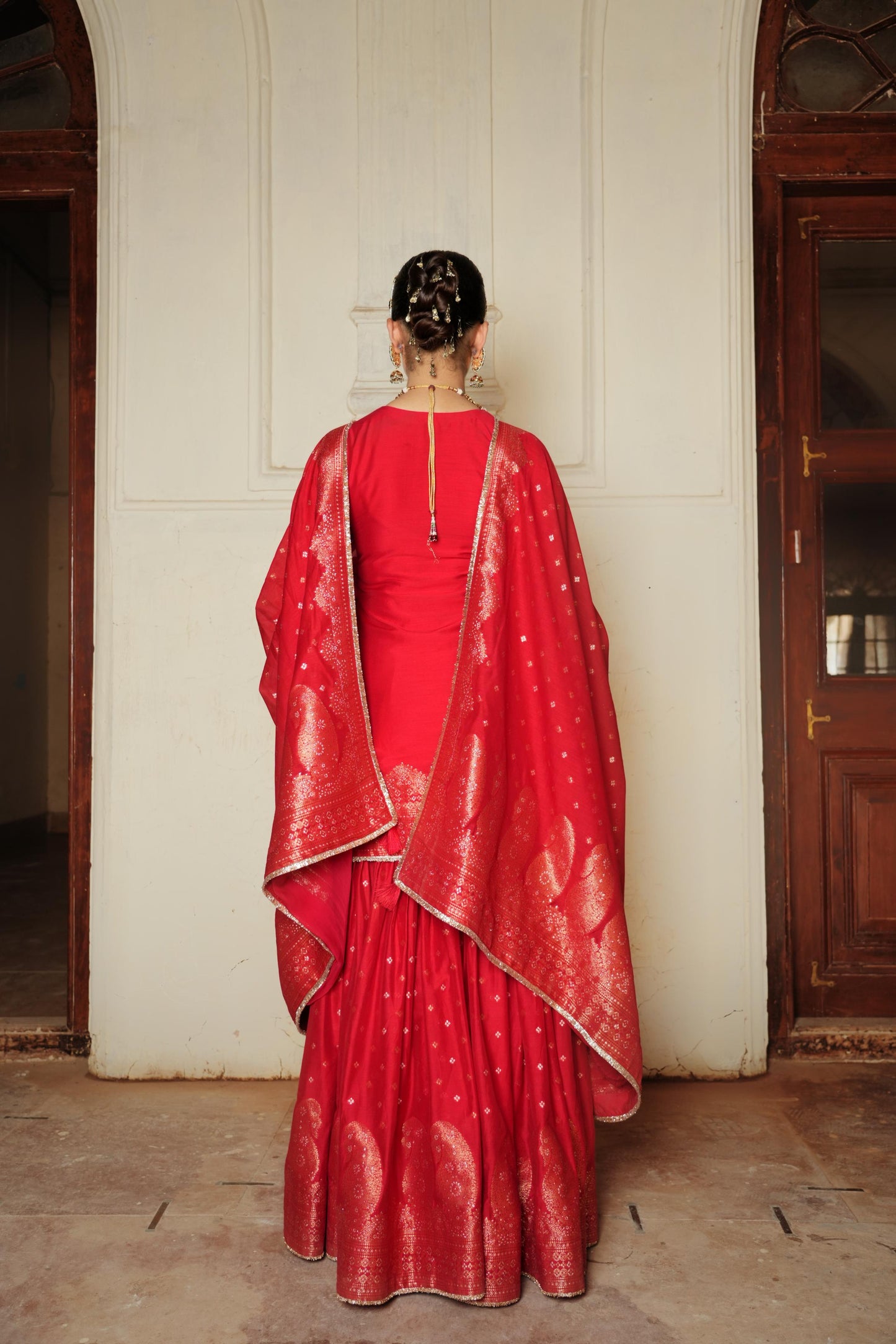 THE LAAL AZEELA GHARARA