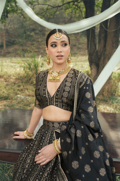 THE HEERA LEHENGA