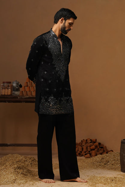 ARYA BLACK V NECK SHORT KURTA SET