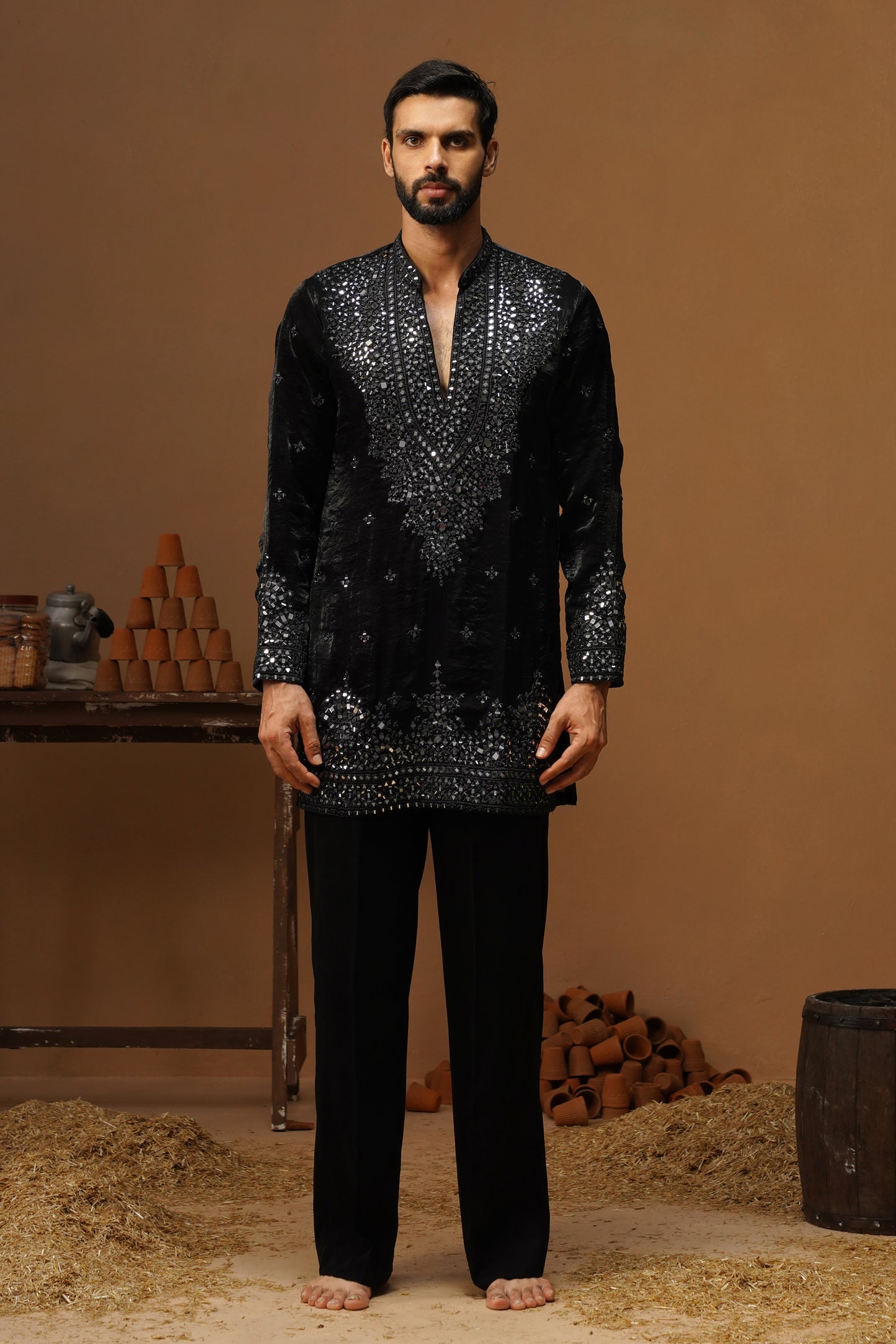 ARYA BLACK V NECK SHORT KURTA SET