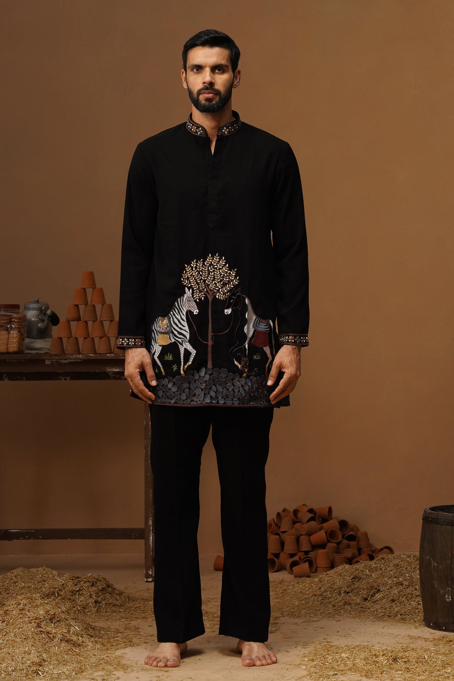 SAATHI BLACK SHORT KURTA SET