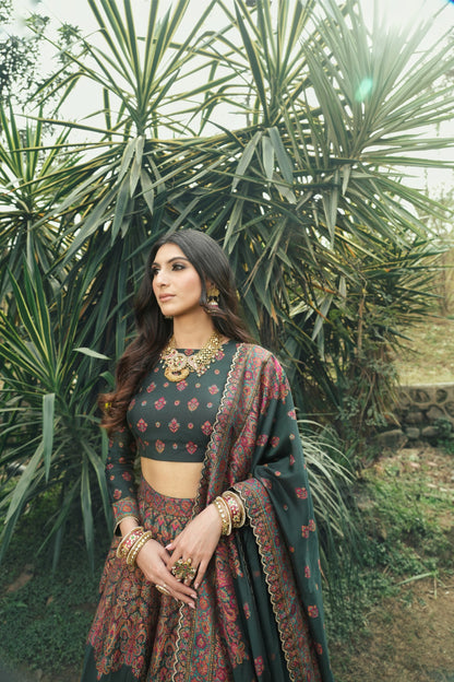 THE NEZIRA LEHENGA