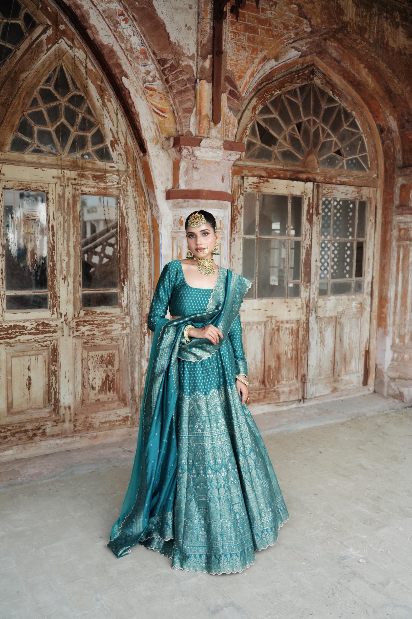 THE FEROZA MIREA LEHENGA