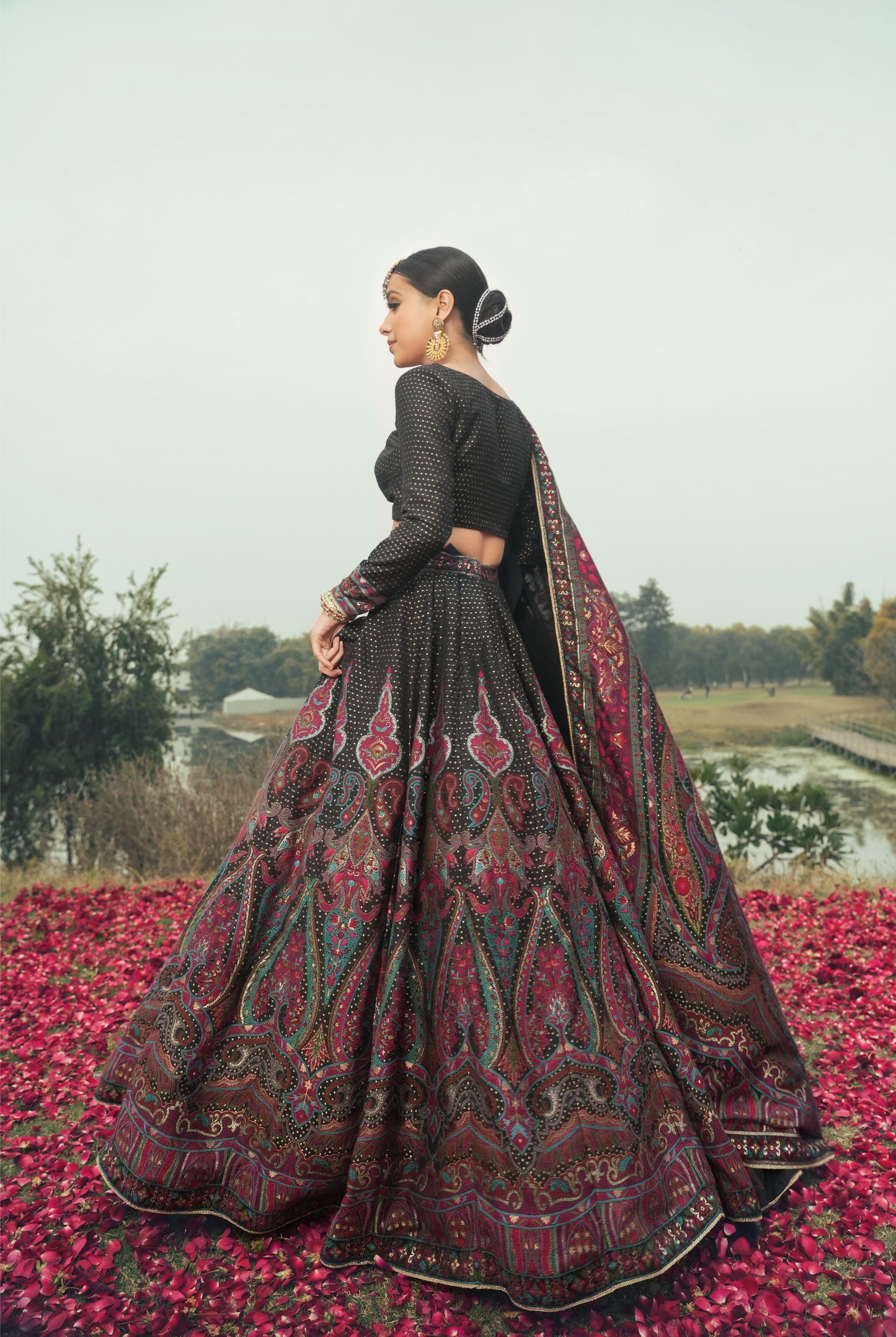 THE REHNUMA LEHENGA