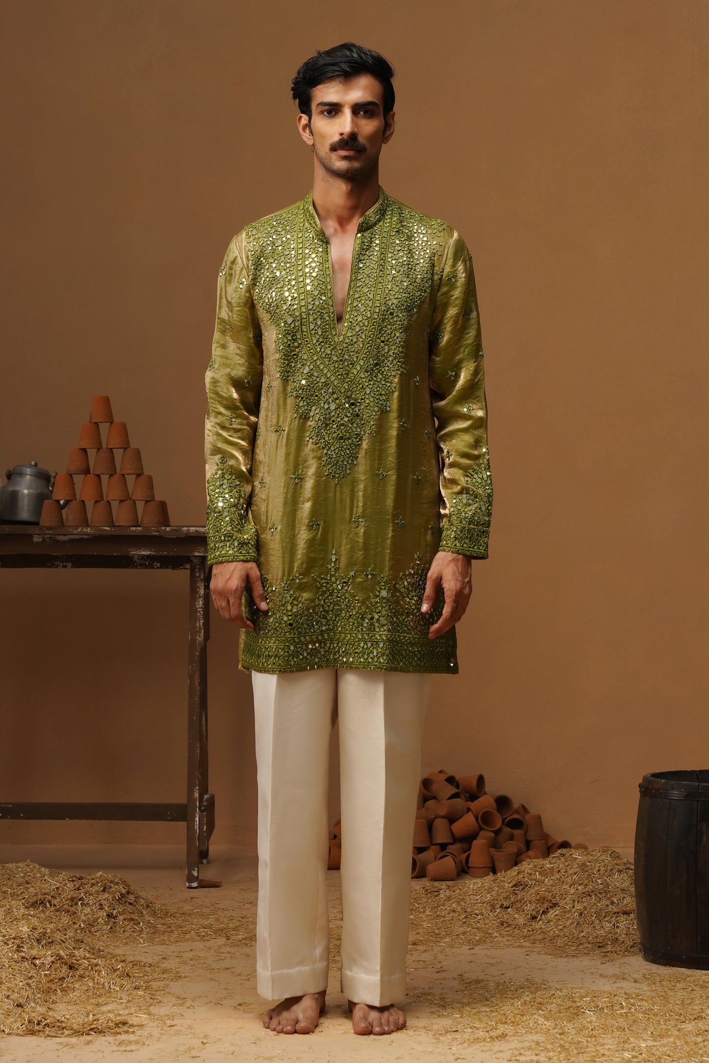 ARYA MEHNDI V NECK SHORT KURTA SET