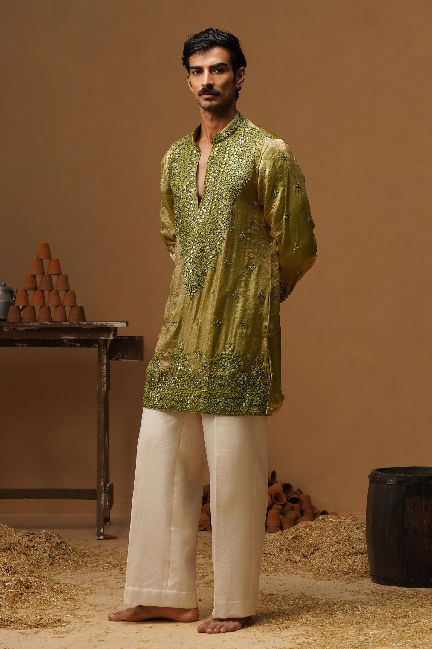 ARYA MEHNDI V NECK SHORT KURTA SET