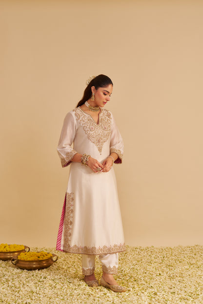 AREEFA - DABKA ZARDOZI EMBROIDERED RICH BANARASI DAISY IVORY SUIT & SALWAR