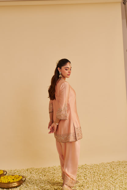 AREEBA - DABKA ZARDOZI EMBROIDERED PURE BANARASI OFF ROSE SHORT KURTA & SALWAR WITH DUPATTA