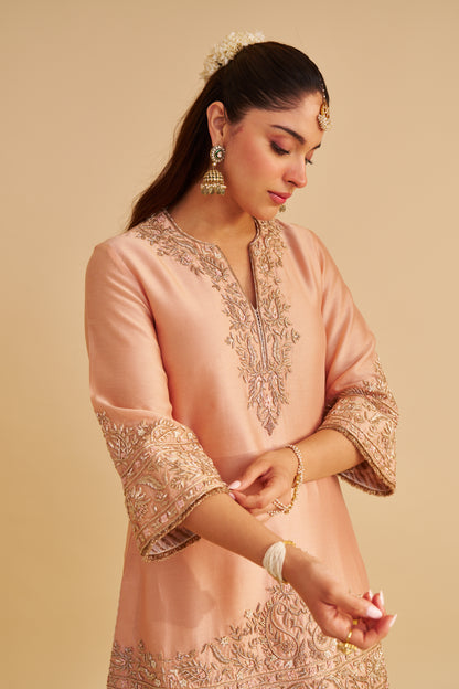 AREEBA - DABKA ZARDOZI EMBROIDERED PURE BANARASI OFF ROSE SHORT KURTA & SALWAR WITH DUPATTA
