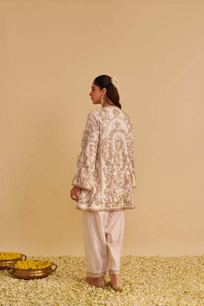 ALIRA - DABKA ZARDOZI EMBROIDERED DAISY IVORY KURTA & SALWAR WITH DUPATTA