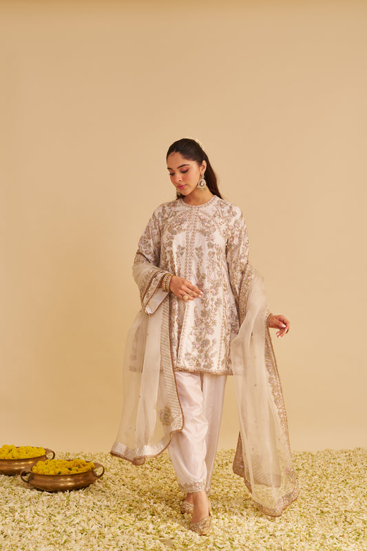 ALIRA - DABKA ZARDOZI EMBROIDERED DAISY IVORY KURTA & SALWAR WITH DUPATTA