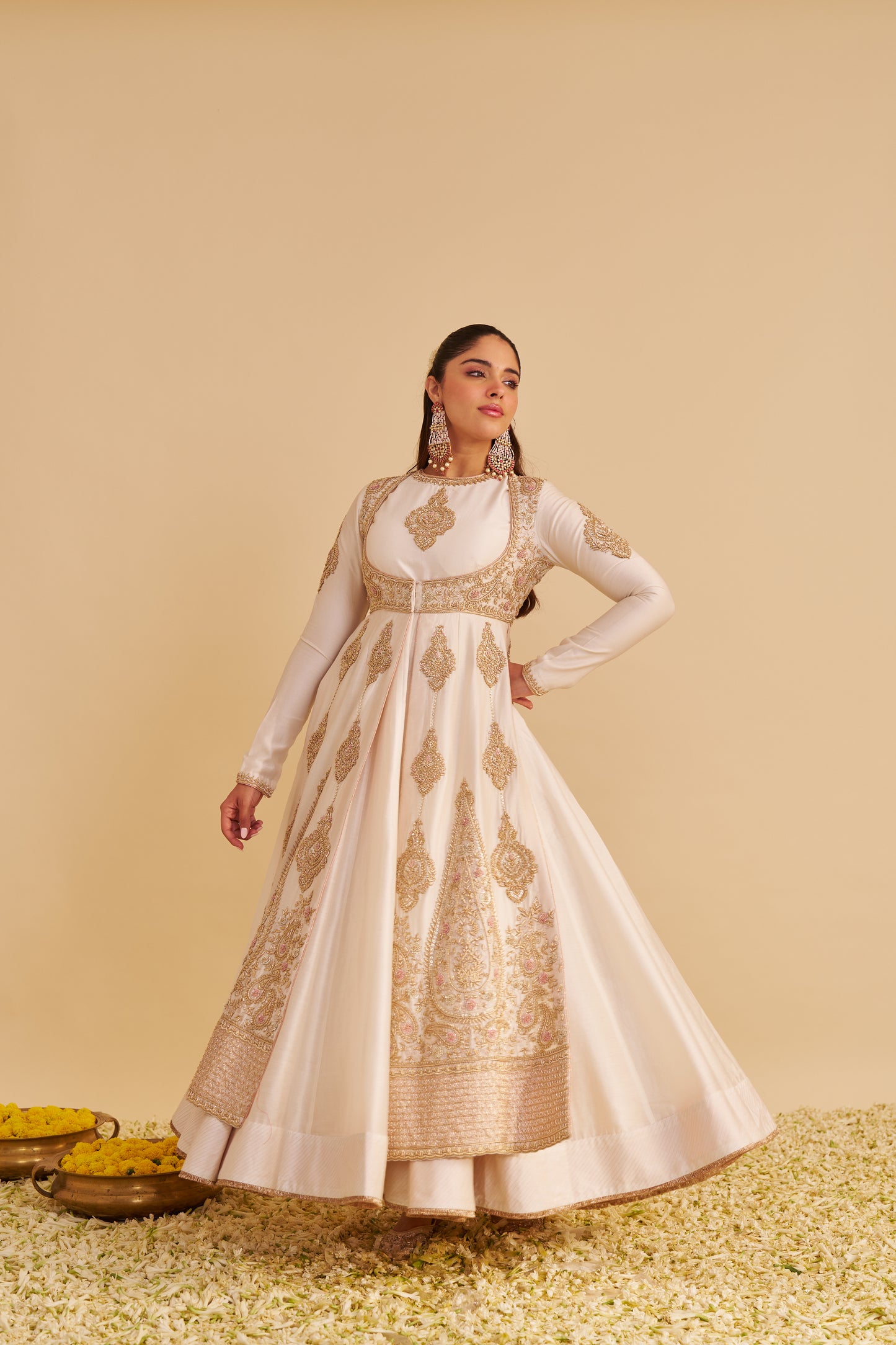 ZAINAH - DABKA ZARDOZI EMBROIDERED SILK DAISY IVORY ANARKALI SET