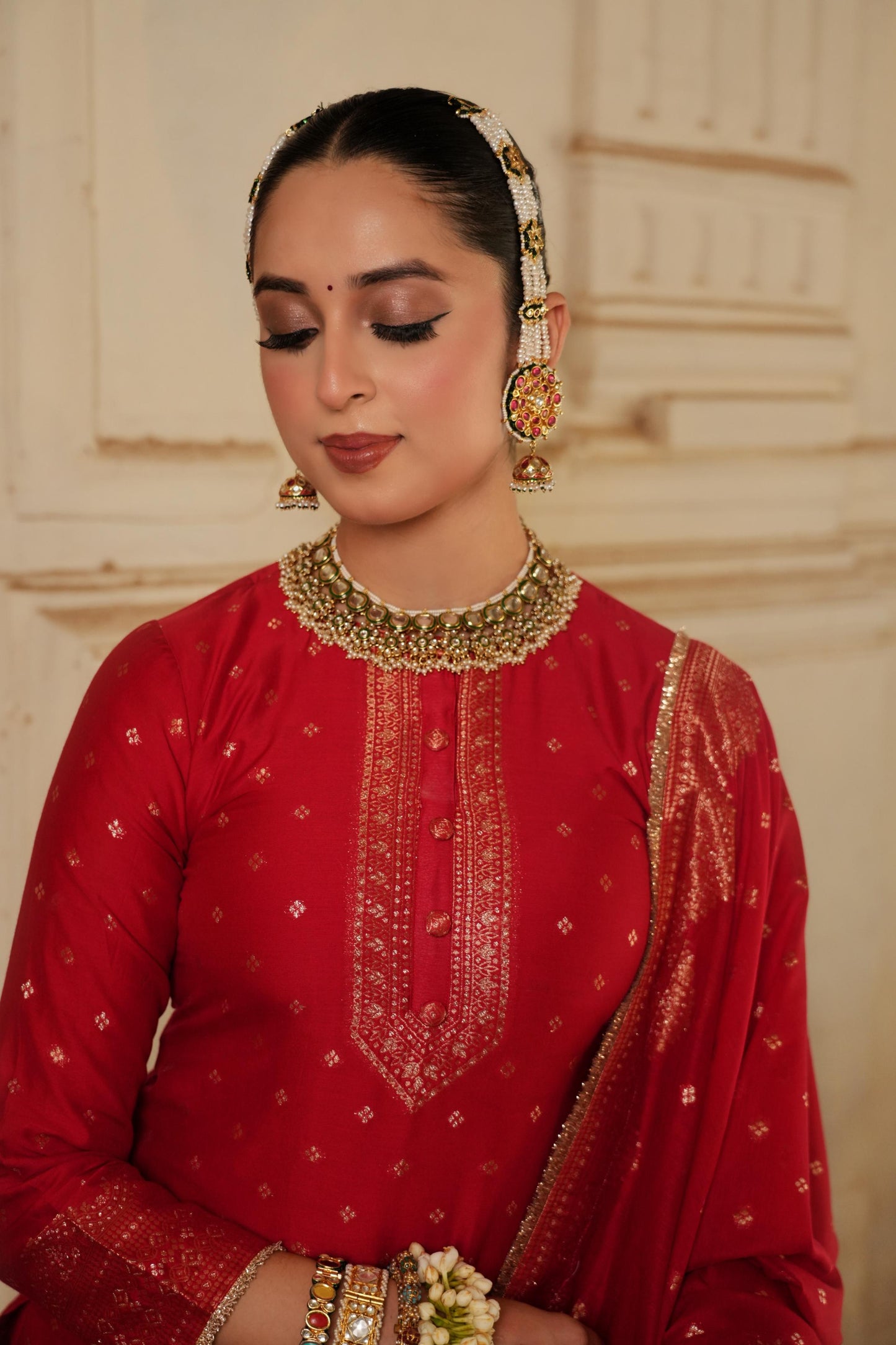 THE LAAL AZEELA GHARARA