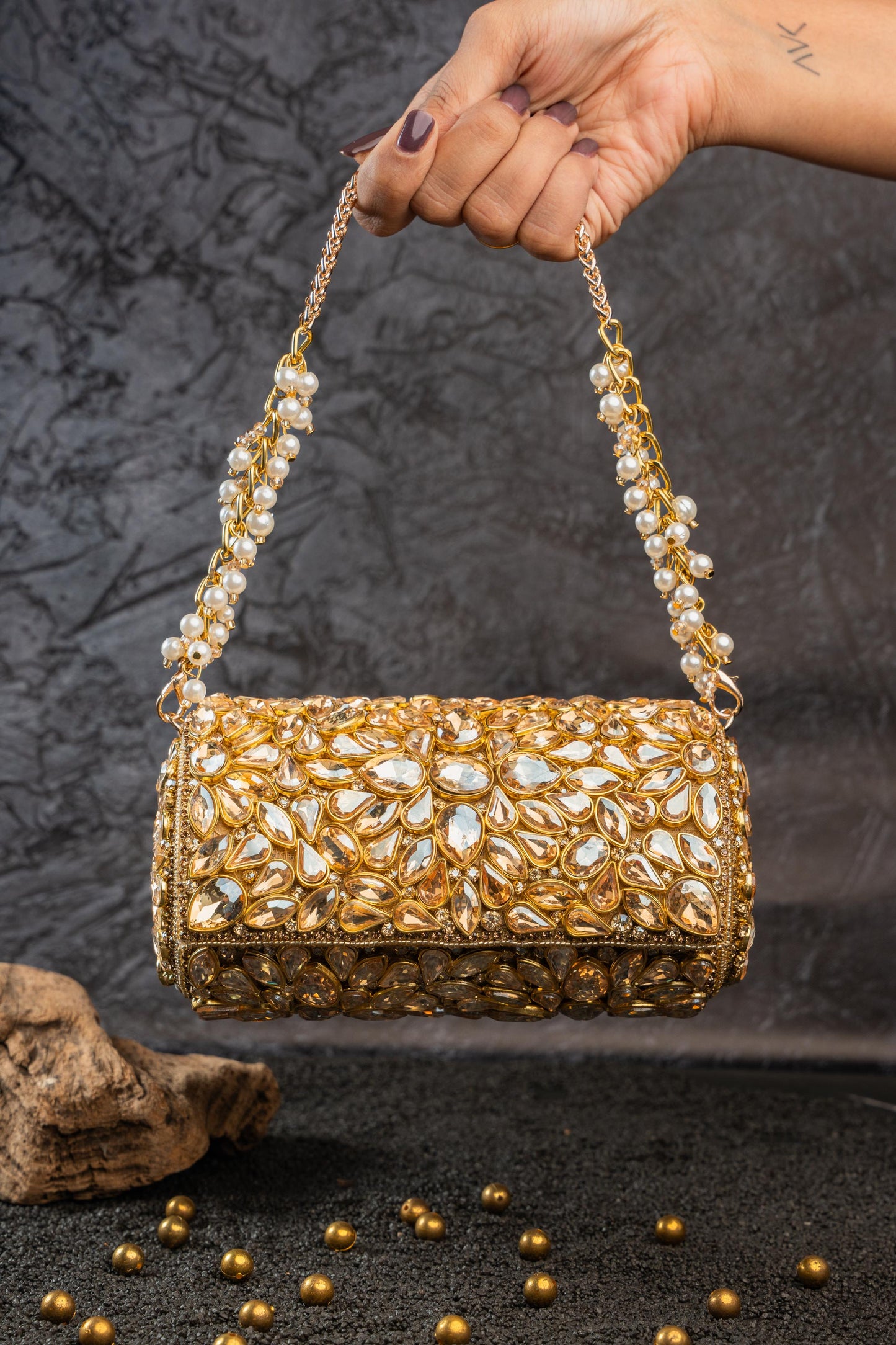 DIAMOND BARREL GOLD