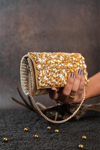 DIAMOND HINTED TRIFOLD GOLD