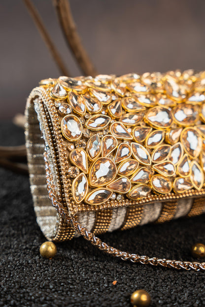 DIAMOND HINTED TRIFOLD GOLD