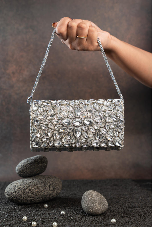 DIAMOND HINTED TRIFOLD SILVER
