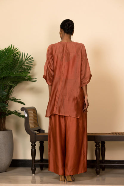EEDA SILK SHIRT SET WITH ASYMMETRICAL PATCHWORK