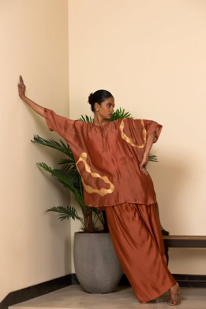 EEDA SILK SHIRT SET WITH ASYMMETRICAL PATCHWORK