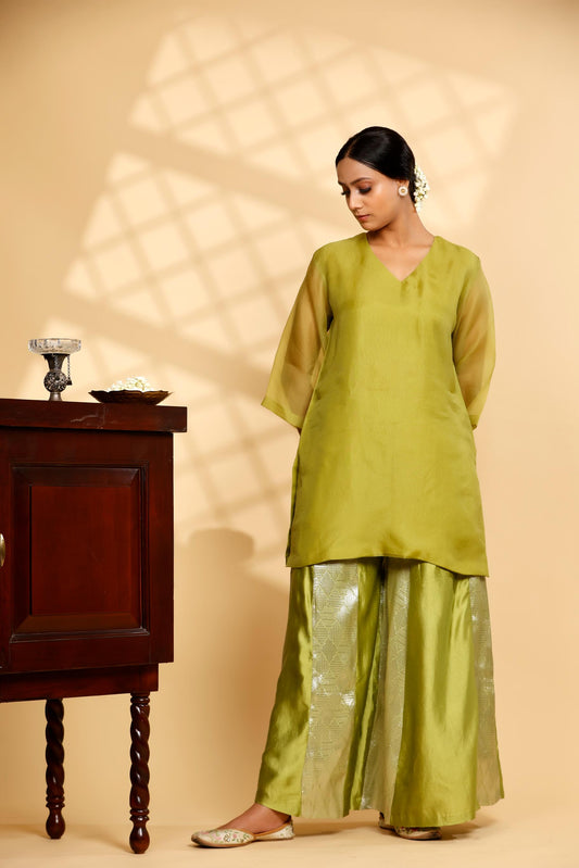 GREEN V-NECK KURTA SET