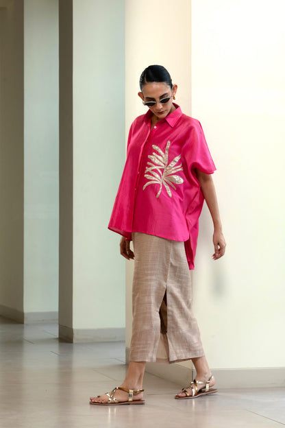 EEDA ONESIDE PATCH SHIRT PINK