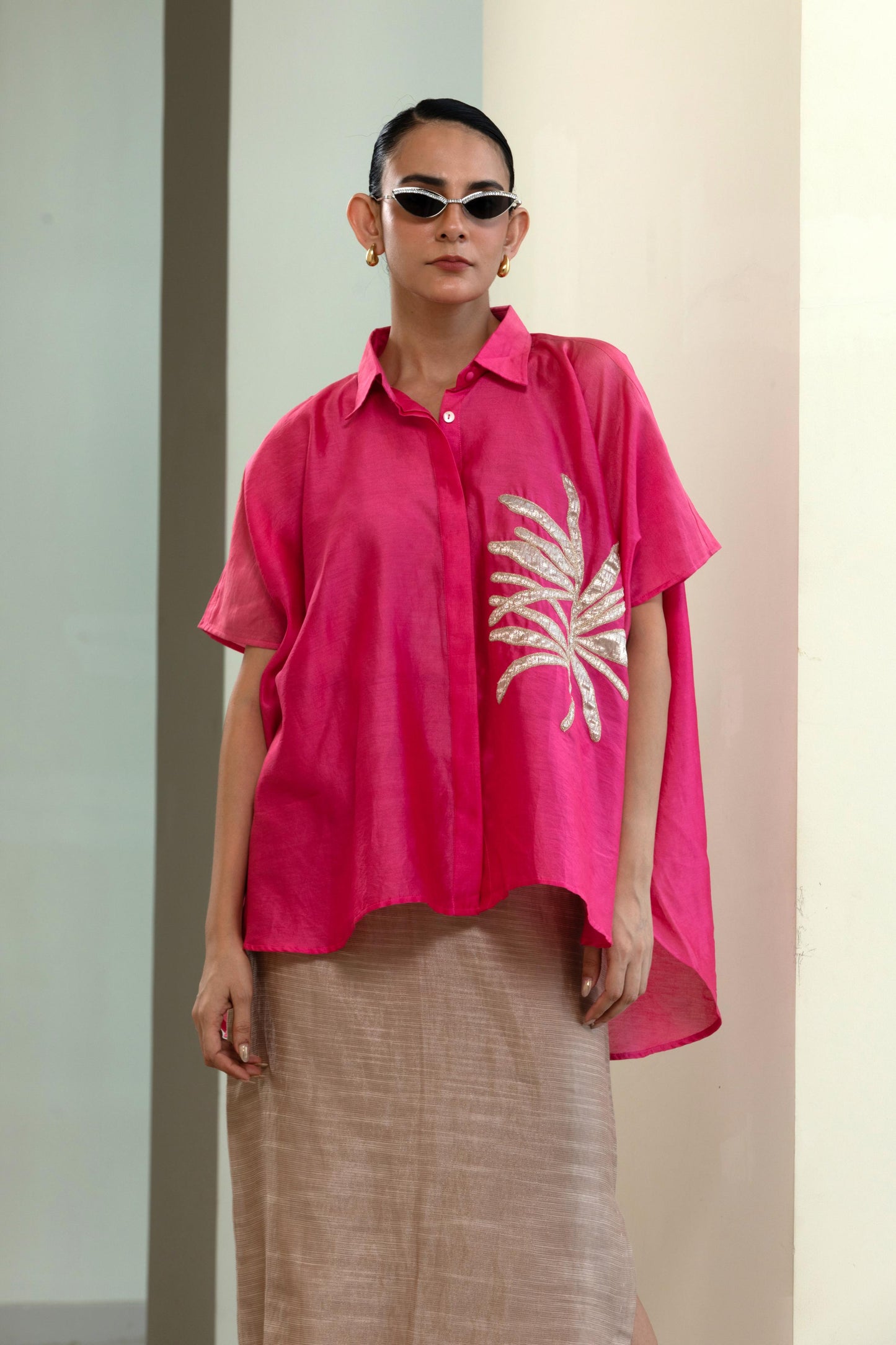 EEDA ONESIDE PATCH SHIRT PINK