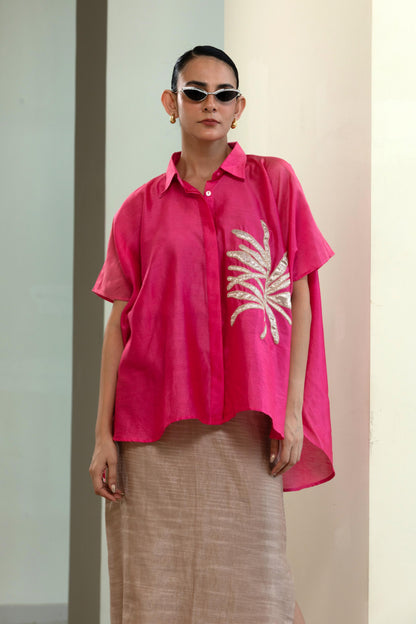 EEDA ONESIDE PATCH SHIRT PINK