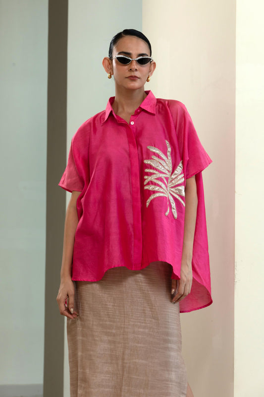 EEDA ONESIDE PATCH SHIRT PINK