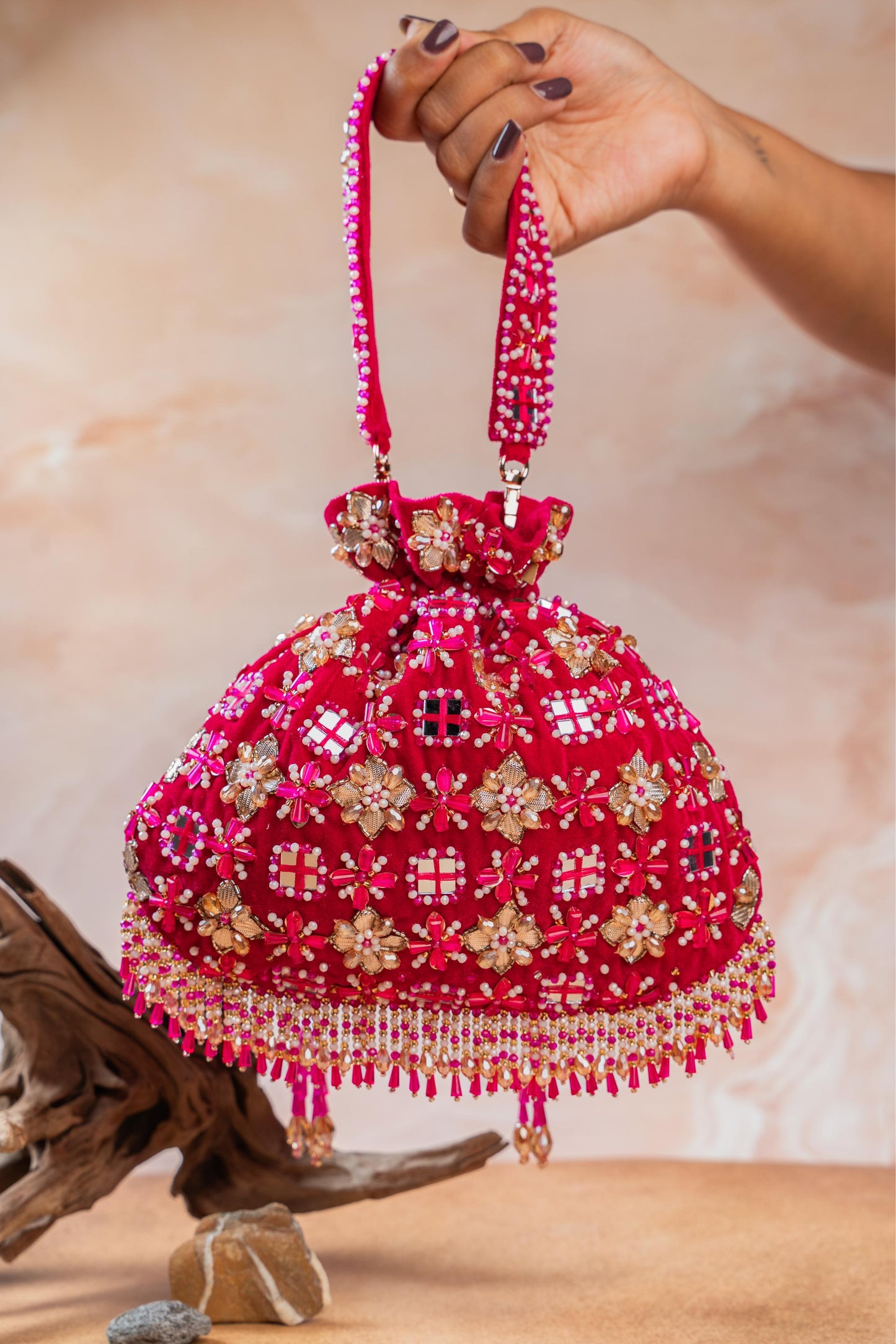 FLORAL TRELLIS FUCHSIA