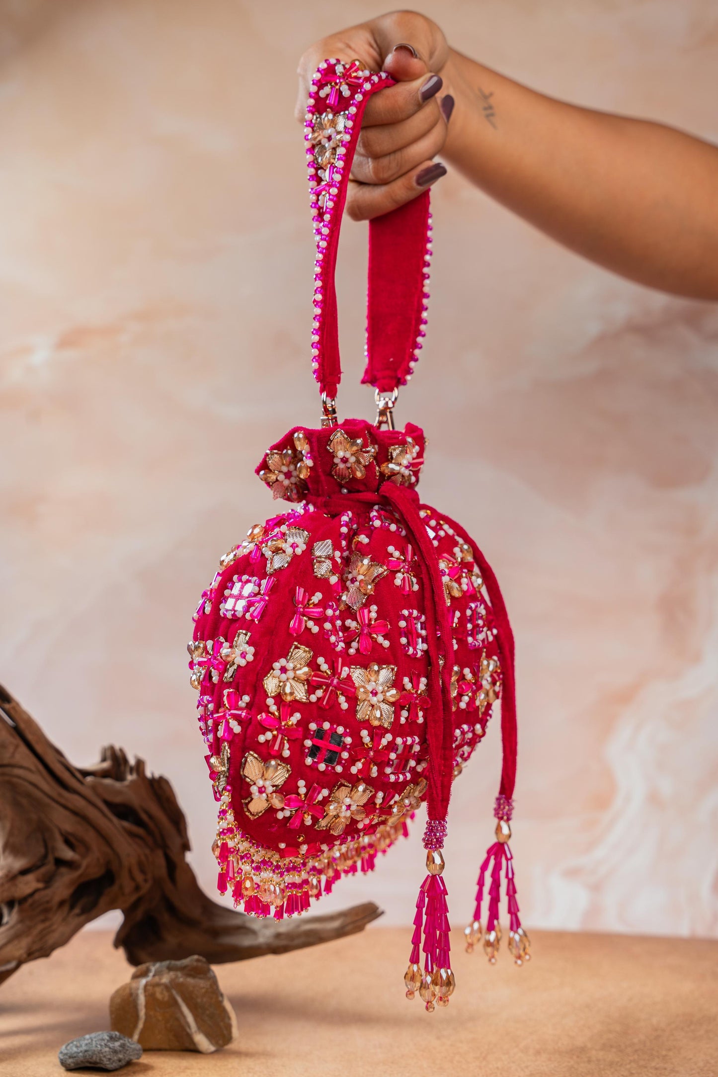 FLORAL TRELLIS FUCHSIA