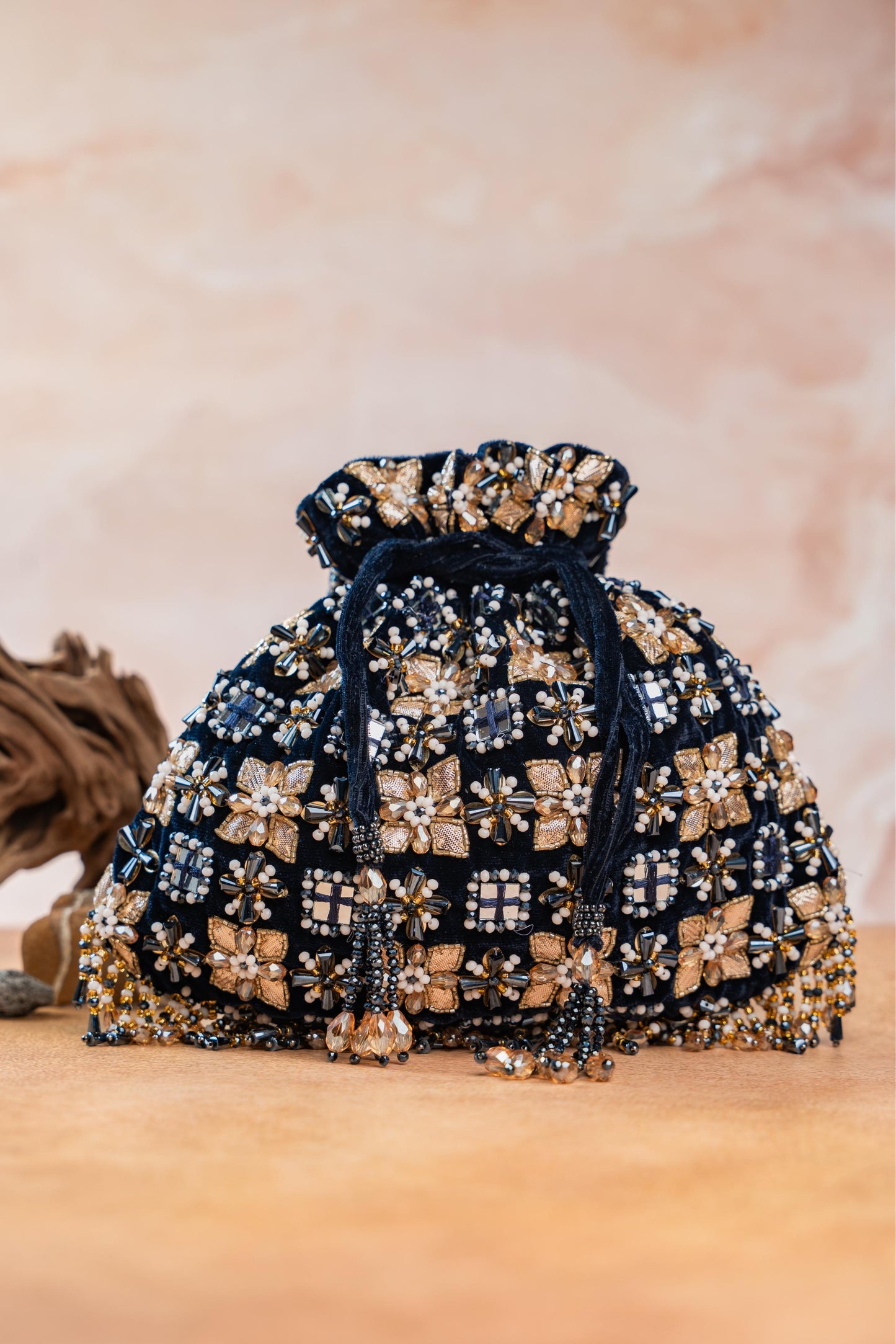 FLORAL TRELLIS NAVY