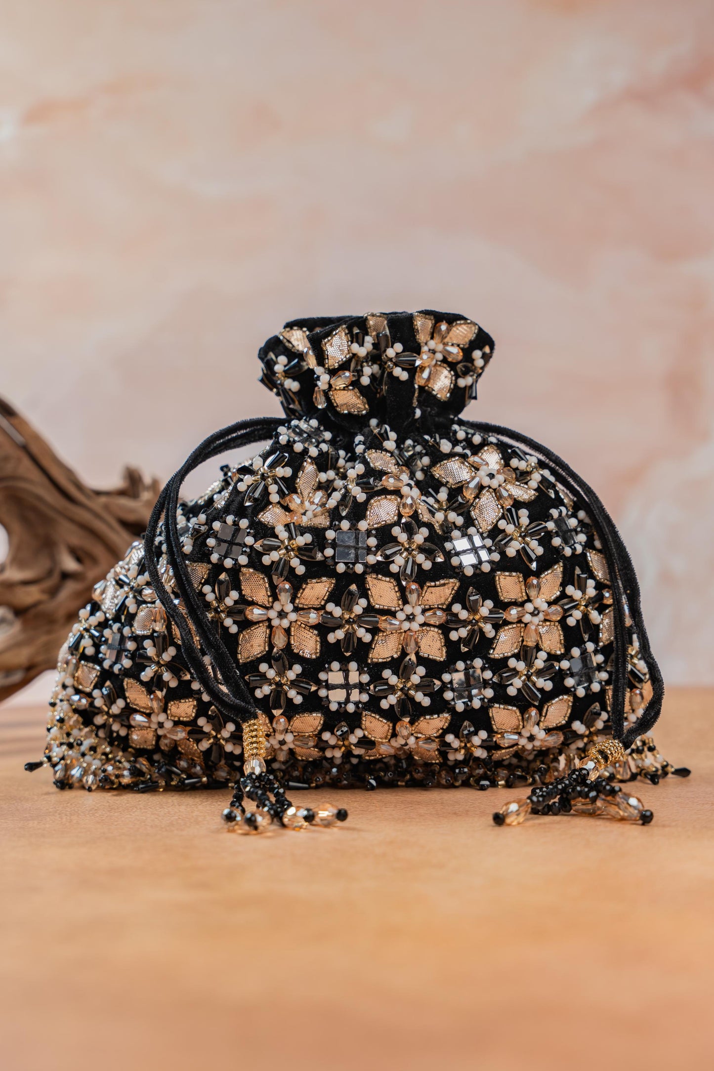 FLORAL TRELLIS NOIR