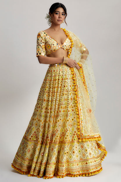 ANHA LEHENGA SET