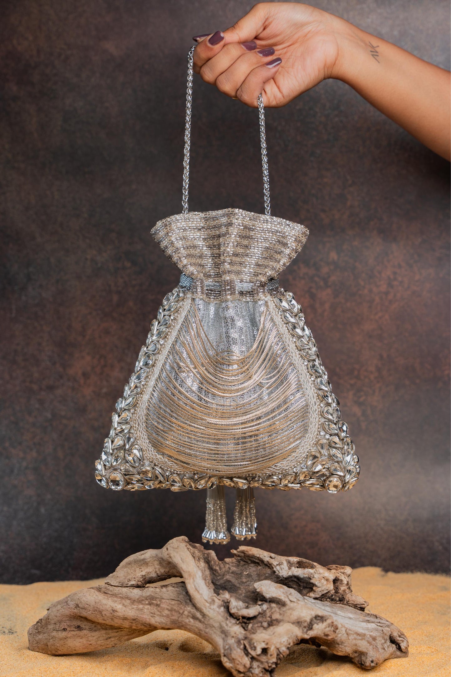 HINTED DIAMOND ROYAL SILVER