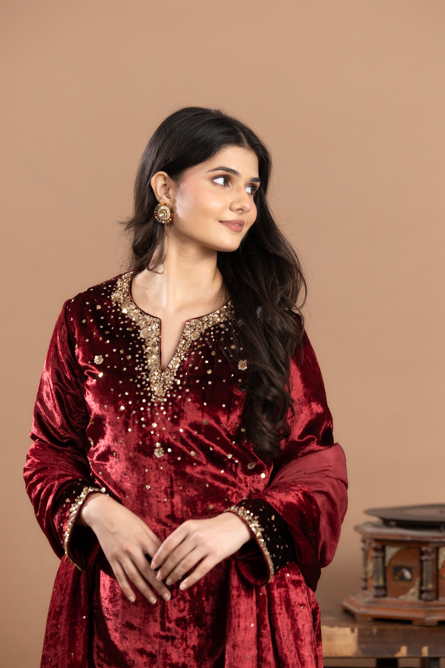 VELVET PAKISTANI KURTA SET WITH SEQUIN & CUTDANA WORK