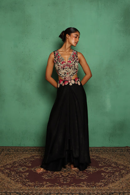 SPANISH SIDE CUT GOWN