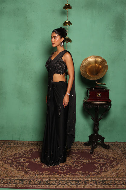 MIRROR HANGING BLACK SAREE